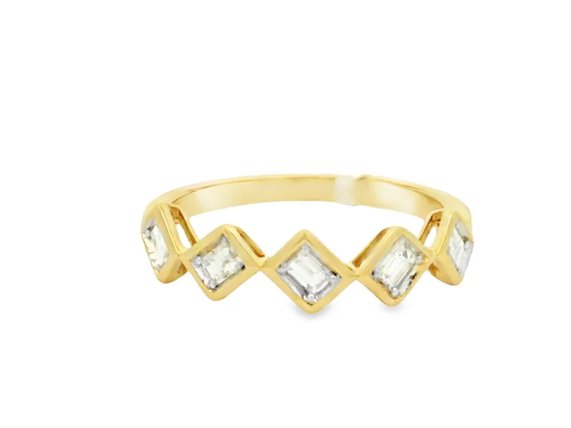 14K Yellow Gold 5 Stone Baguette Diamond Ring - .29ctw